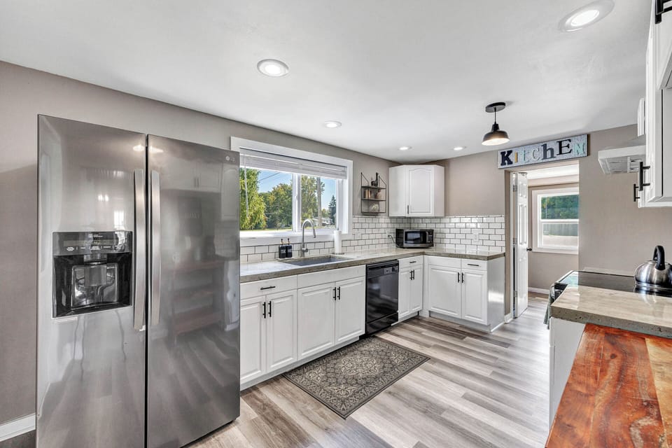 Kitchen - fully stocked and with a coffee bar.