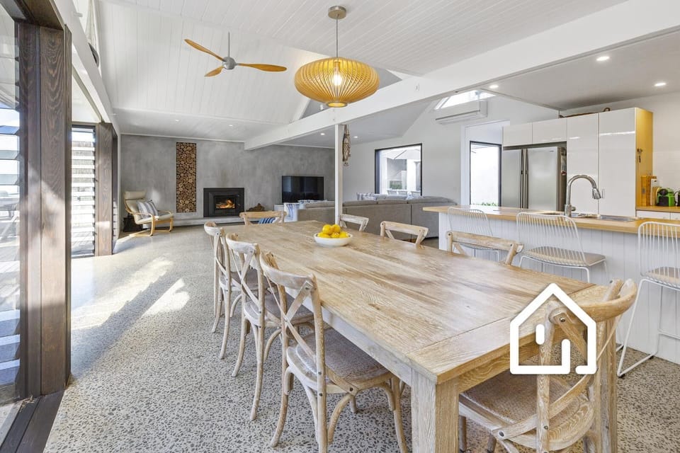 Internal dining for 8