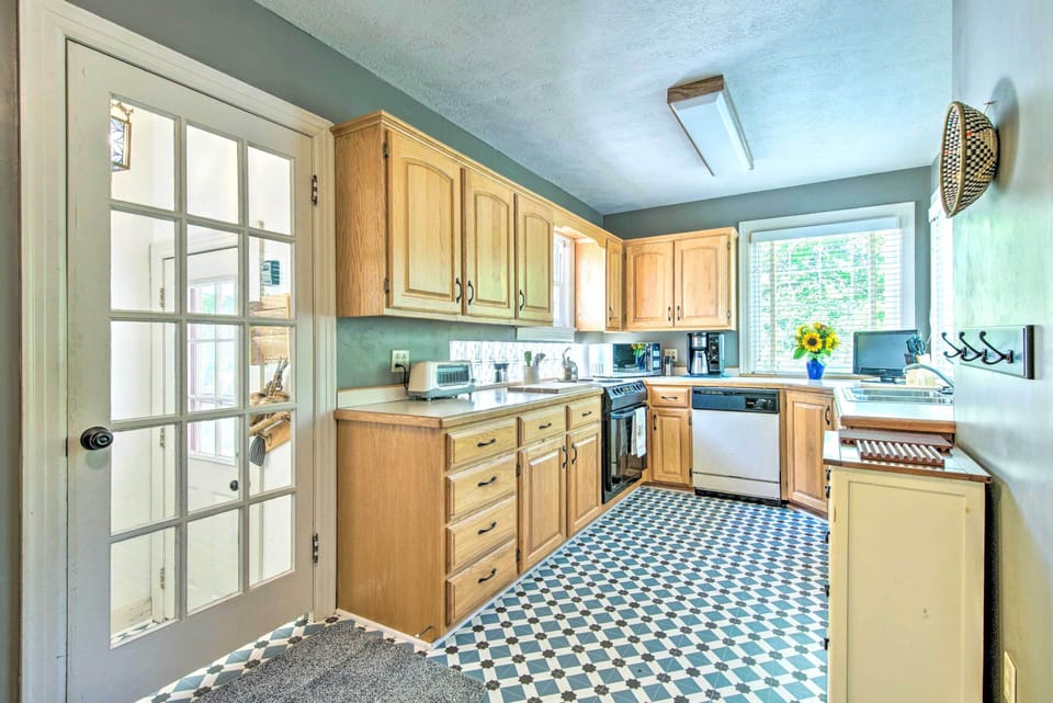 Kitchen | Cooking Basics | Coffee Maker | Garbage Disposal