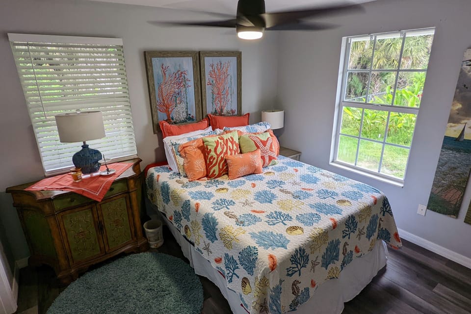 Queen Bedroom with insuite bathroom