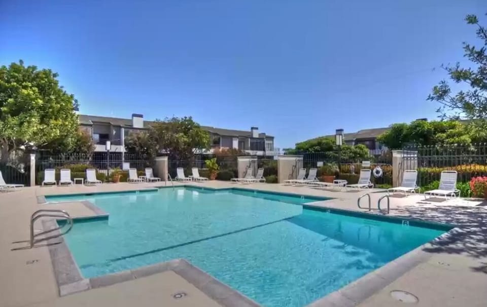 Large Pool-great for kids. It has a jacuzzi. Rent for parties or large gathering