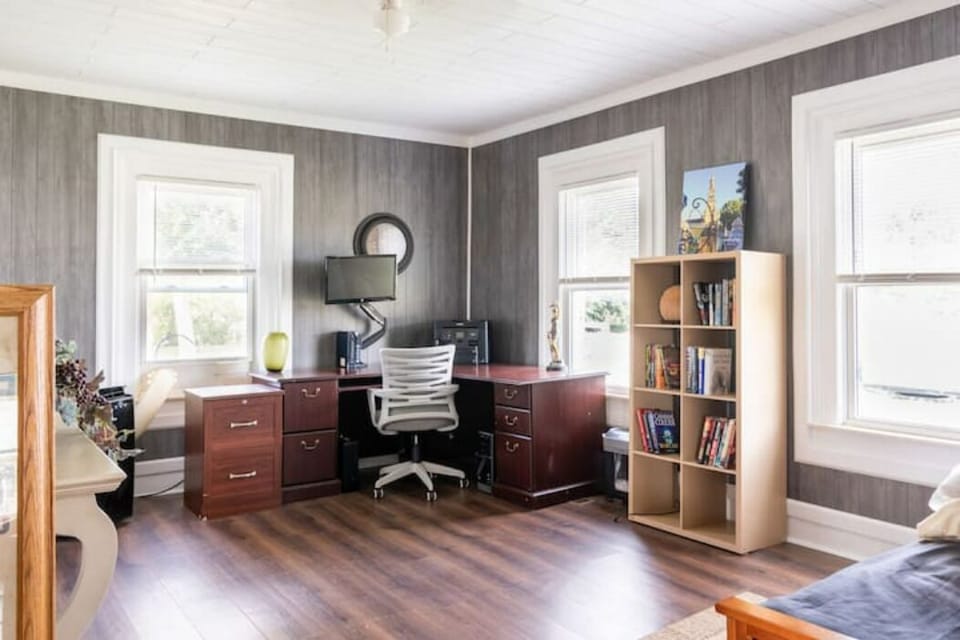 Office with PC and printer