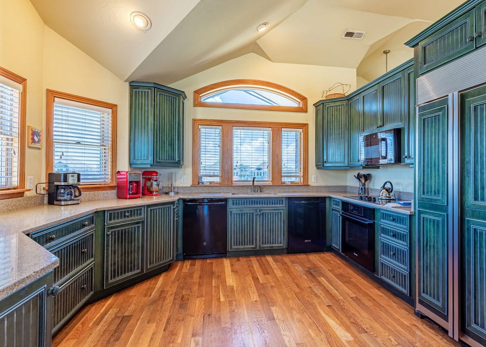 A fully stocked Kitchen includes everything you need to whip up an impressive seafood masterpiece for the whole family to enjoy.