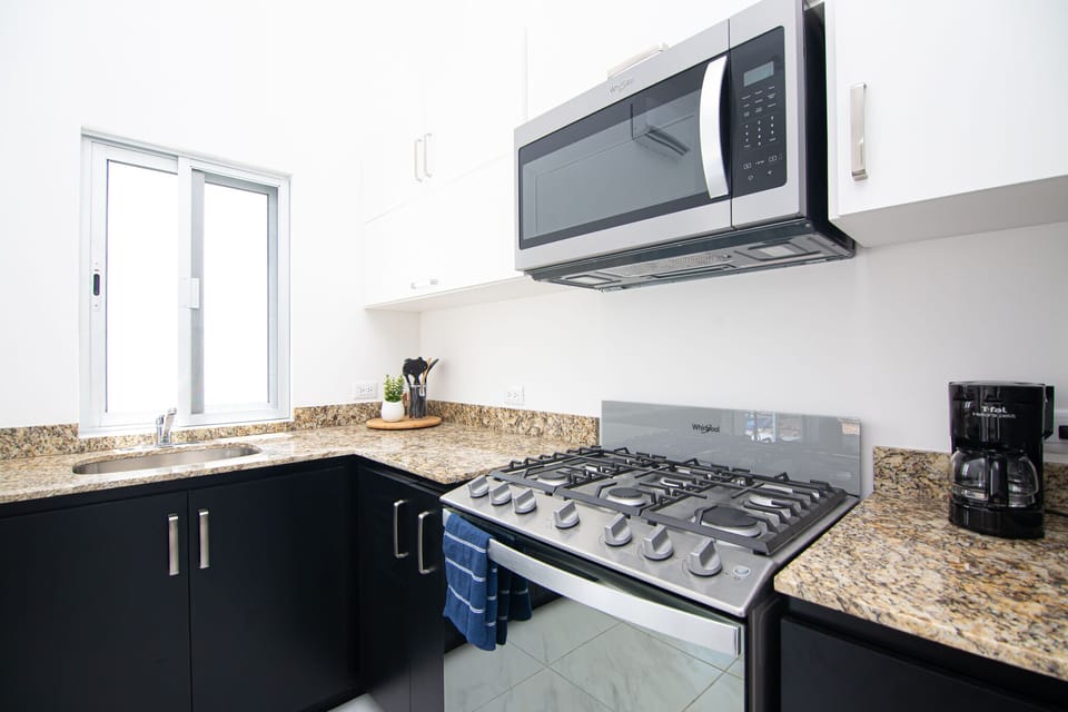 Gas stove & Microwave