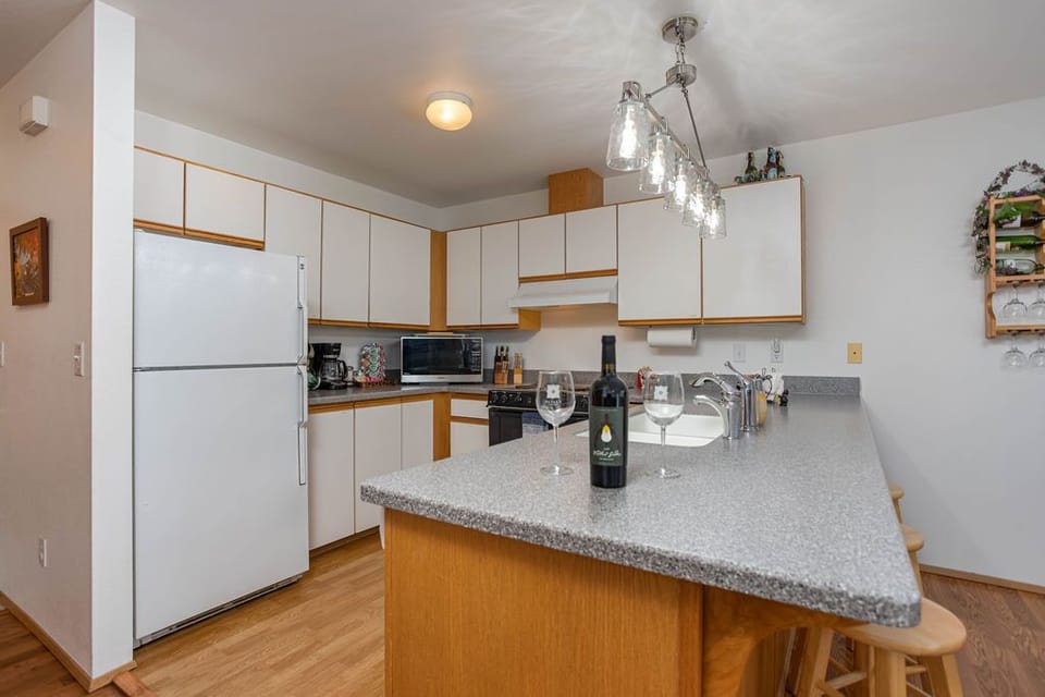 Fully stocked kitchen.