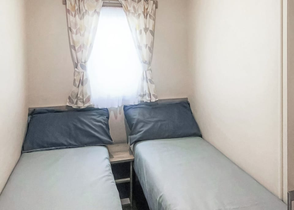 Bedroom, Bed