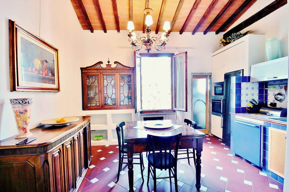 Fully furnished kitchen