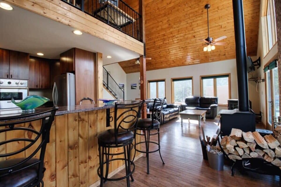 living room/kitchen