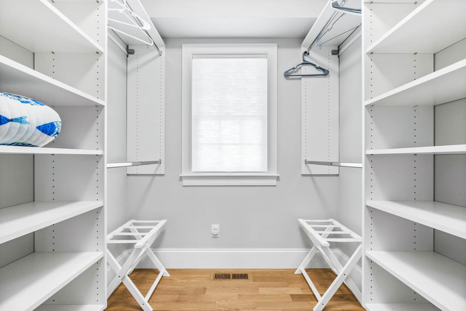 Bedroom 1 - Closet
