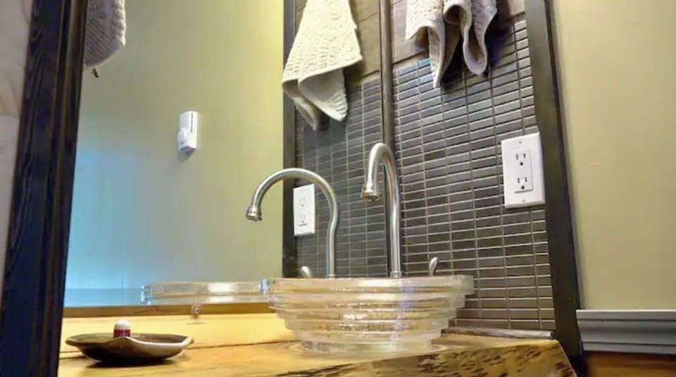 Bedroom sink