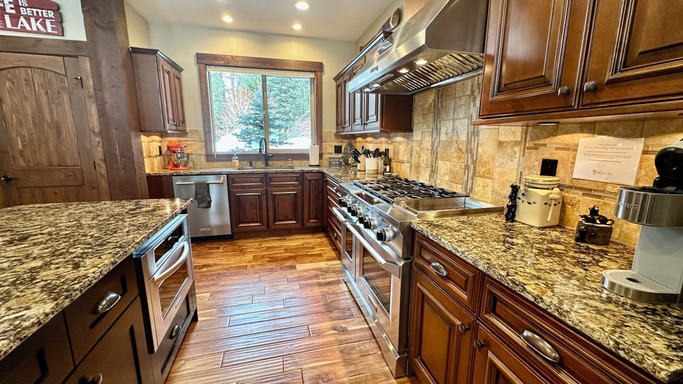 Chefs kitchen with tons of amenities 