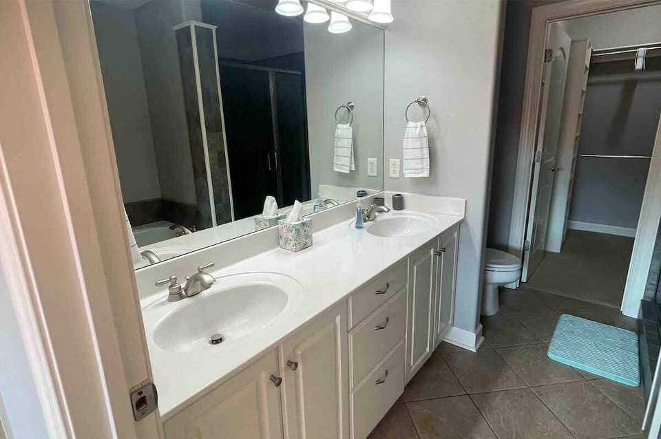 Full bath In Master bathroom 