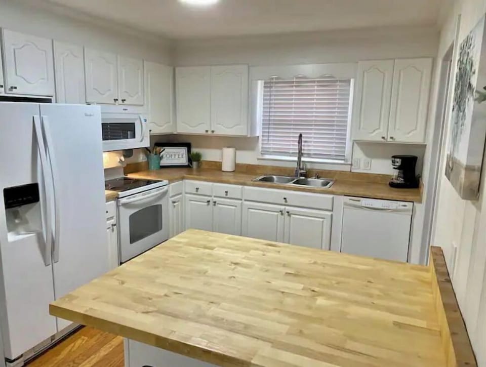 kitchen island seats 2