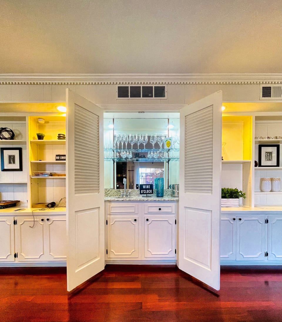 Wet Bar in Gameroom 