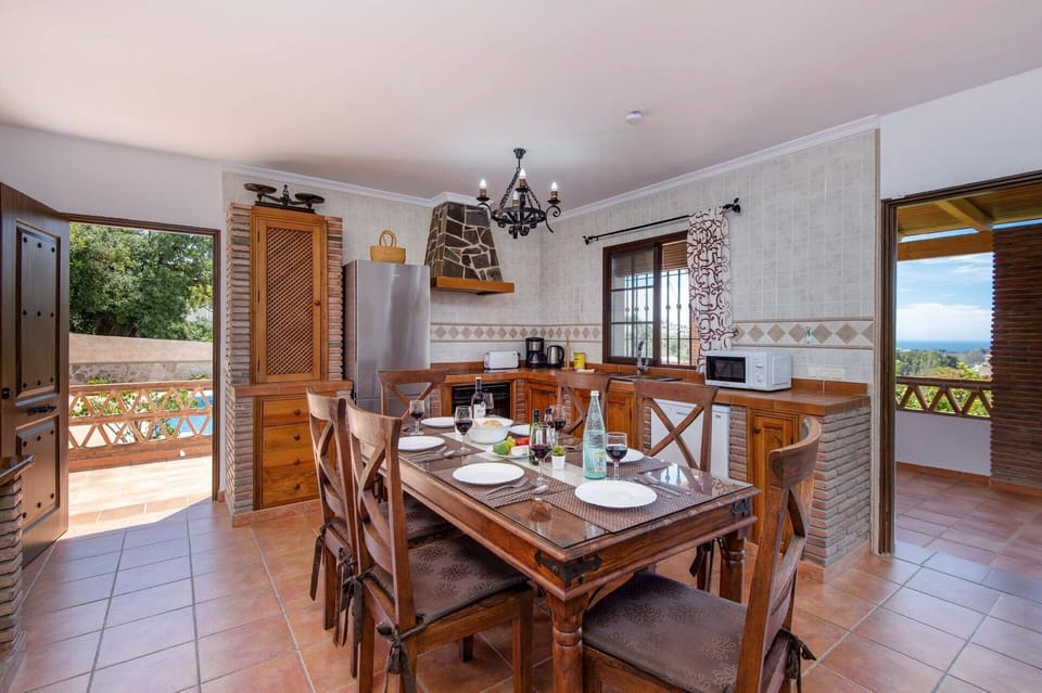 Villa Emilio Sol image