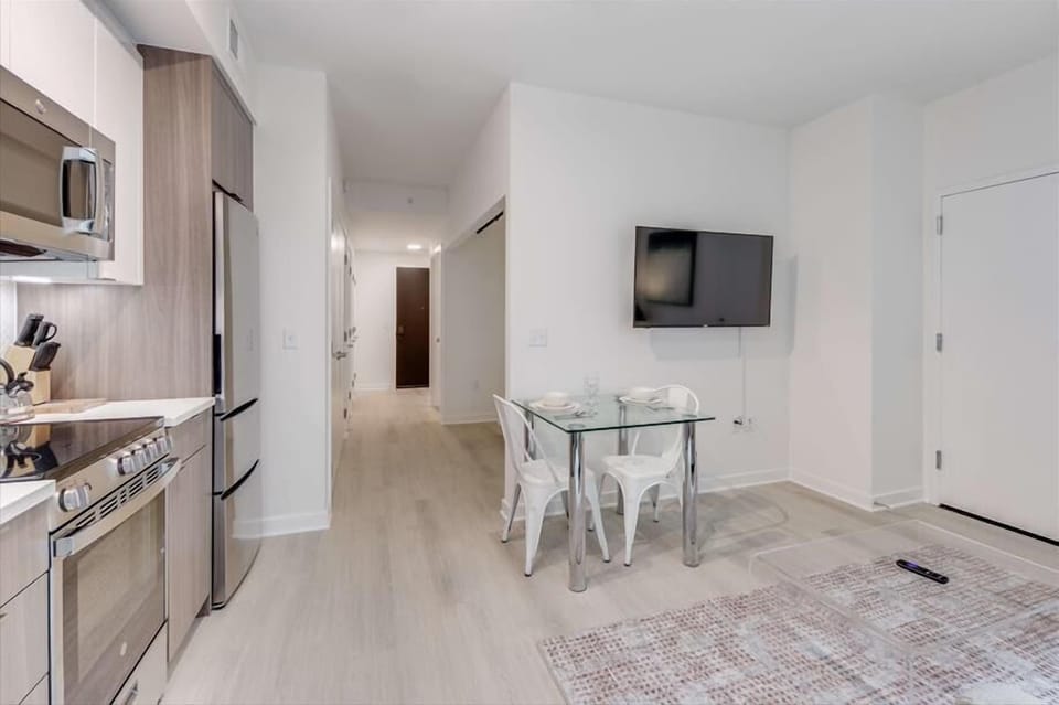 Noma Washington 1 Bedroom Dining Room