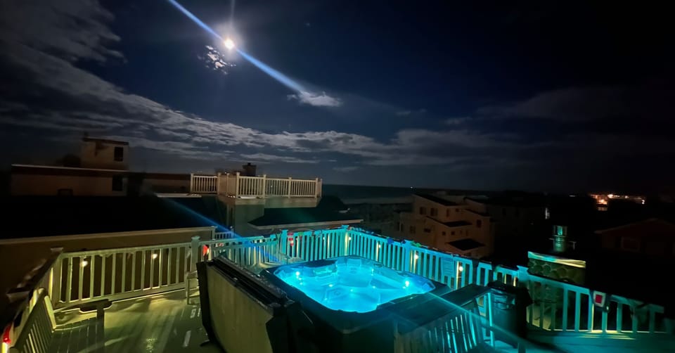 Moonrise over the Hot Tub!