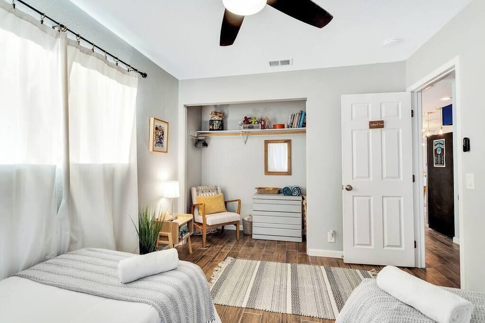 Bedroom 3: The Sunburst Room