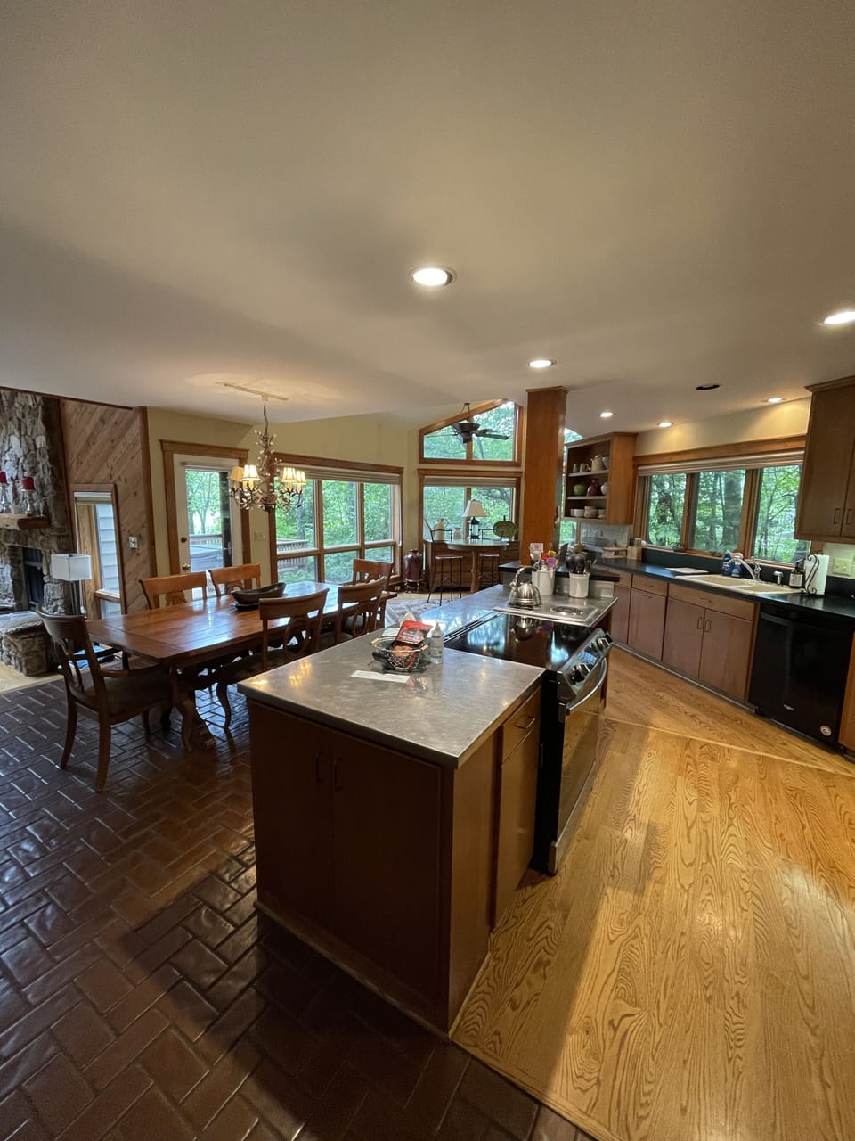 Large kitchen with full amenities for cooking