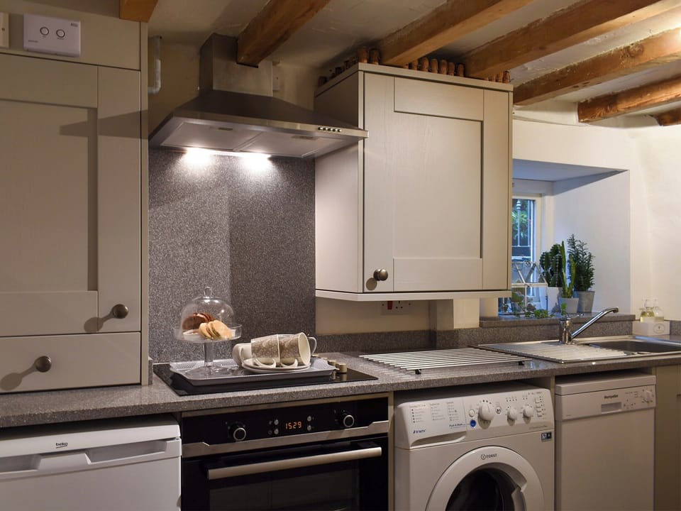 Kitchen | 4 Banc Llugwy - Banc Llugwy Cottages, Betws-y-Coed