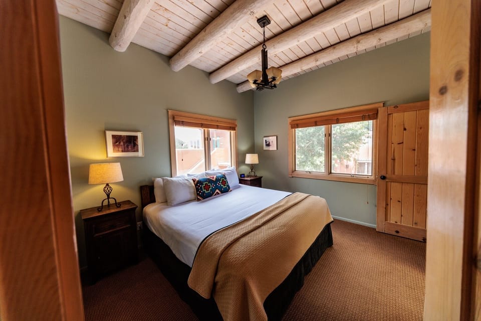 Master Bedroom (1)