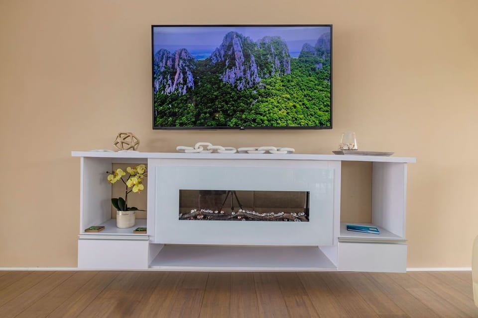 Your children will surely be here before bedtime. In the living room, they can watch movies or even dance.