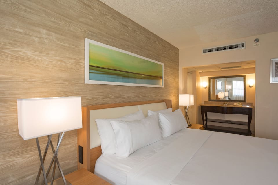 Unit with 1 King bed