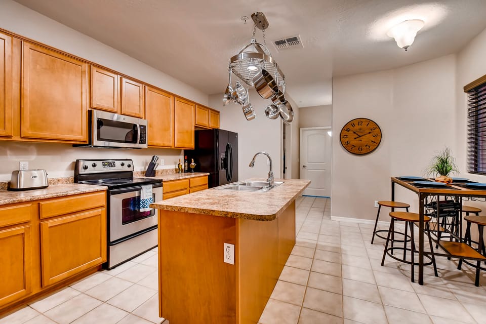 Kitchen dining area