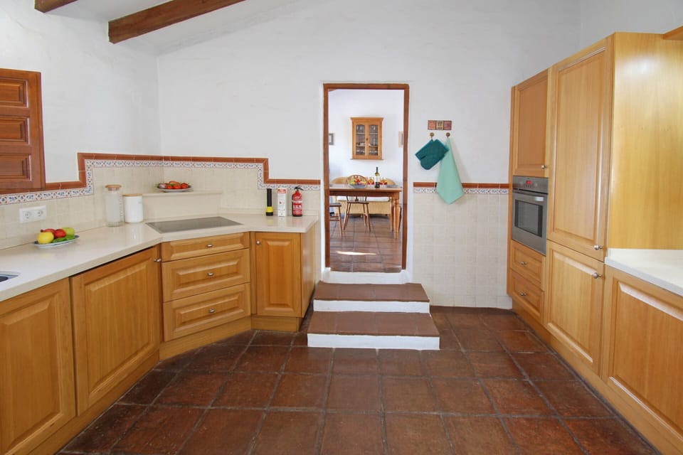 Also an oven, microwave, fridge/freezer and washing machine. 