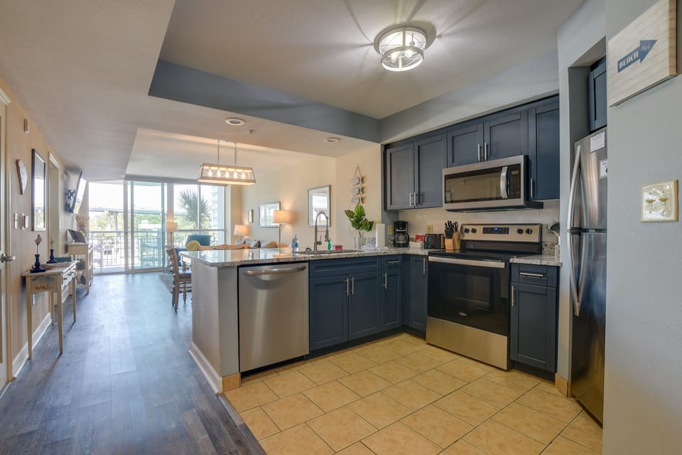 Kitchen | Keurig Coffee Maker | Dishwasher | Toaster | Blender