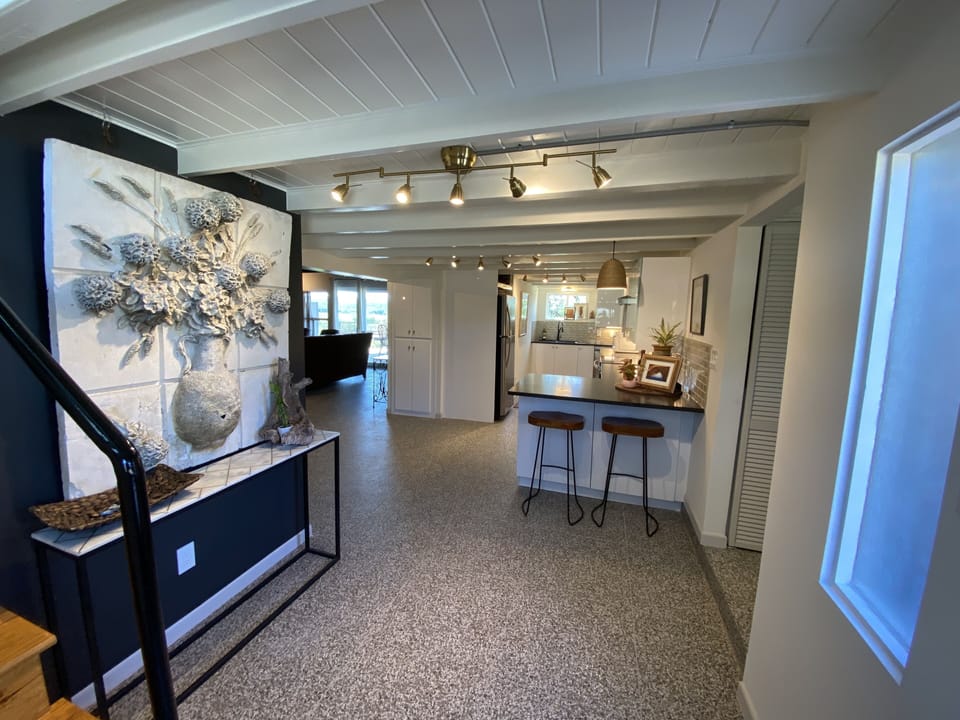 Entrance into La Cueva.