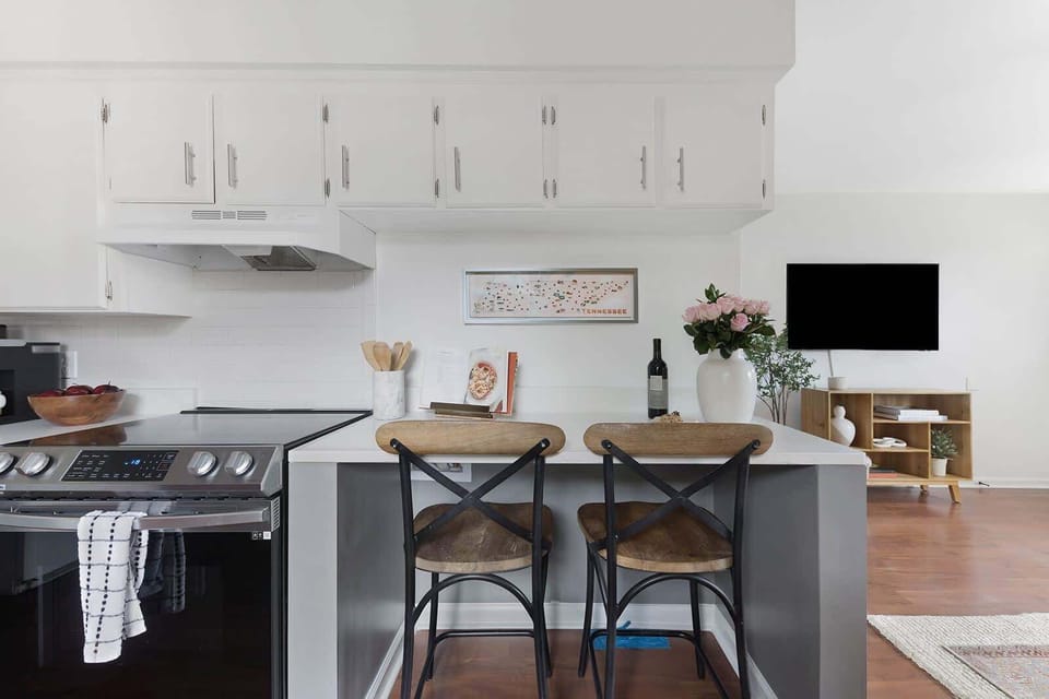 Well-Equipped Kitchen Perfect for Home-Cooked Meals