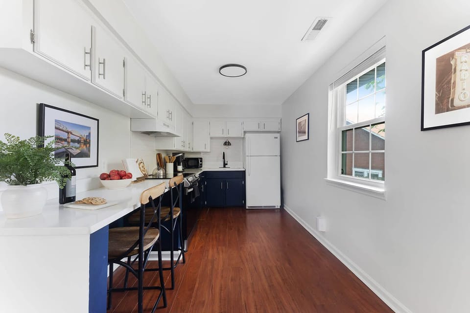 Well-Equipped Kitchen Perfect for Home-Cooked Meals