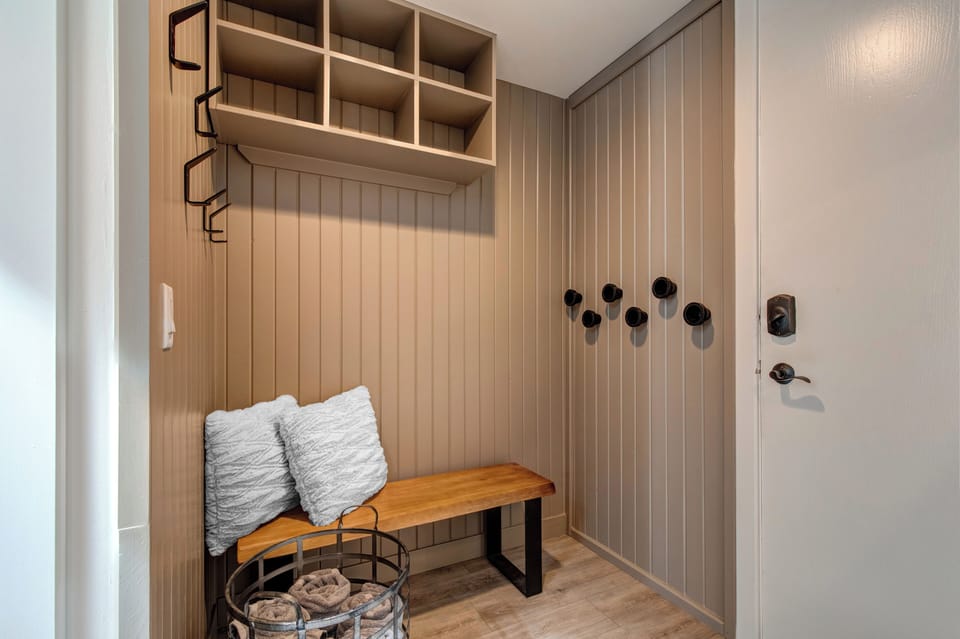 Entryway │ Ski & Gear Storage