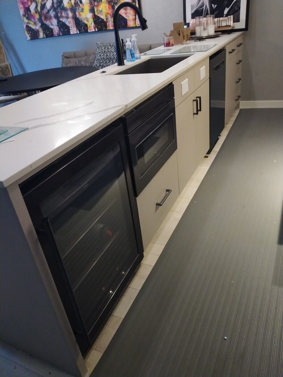 Beverage cooler, drawer microwave and Bosch dishwasher (super quite)