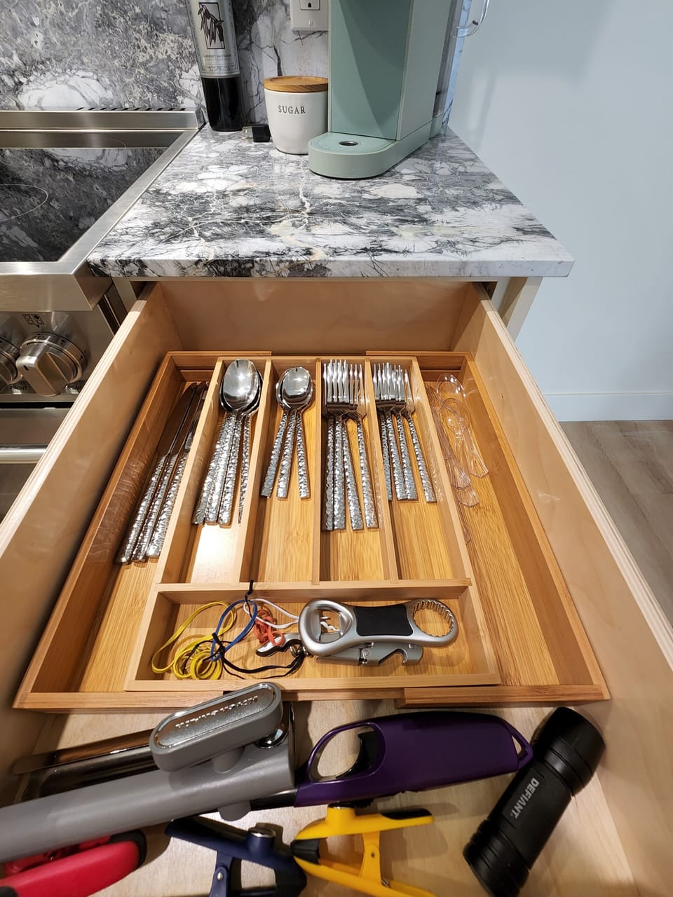 Dining utensils 