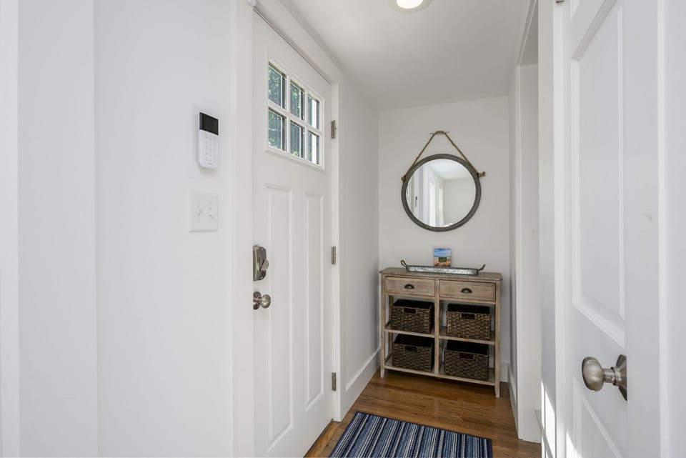 Entry-31 Bayview St- Chatham- Cape Cod
