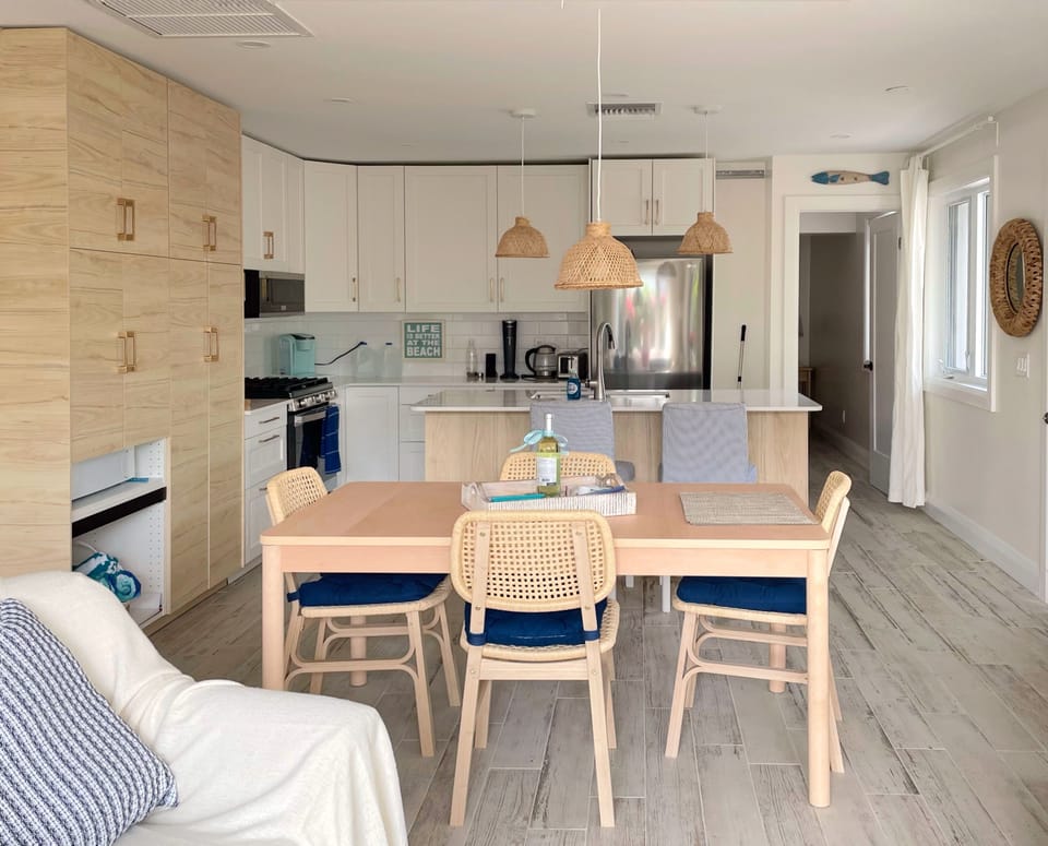 Kitchen and dining space.