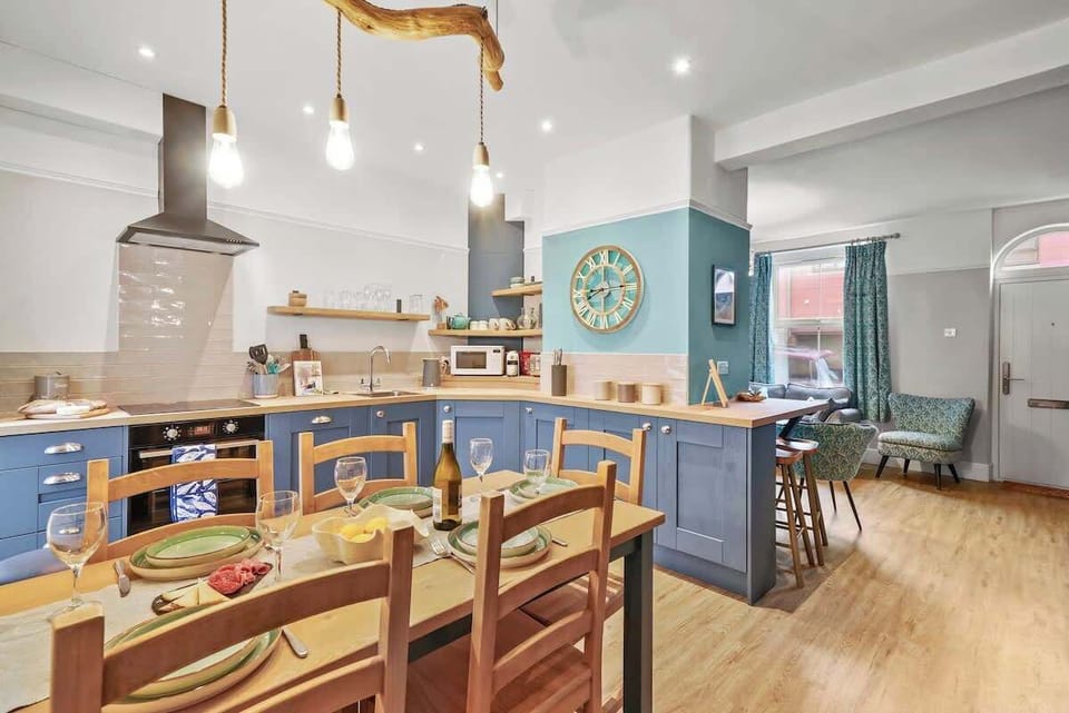 Kitchen at Blue Puffin Stays Short Lets & Serviced Accommodation 