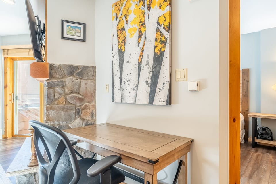 Working during vacation is discouraged! but if you have to, there is a desk!