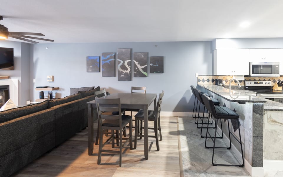 dining/ kitchen