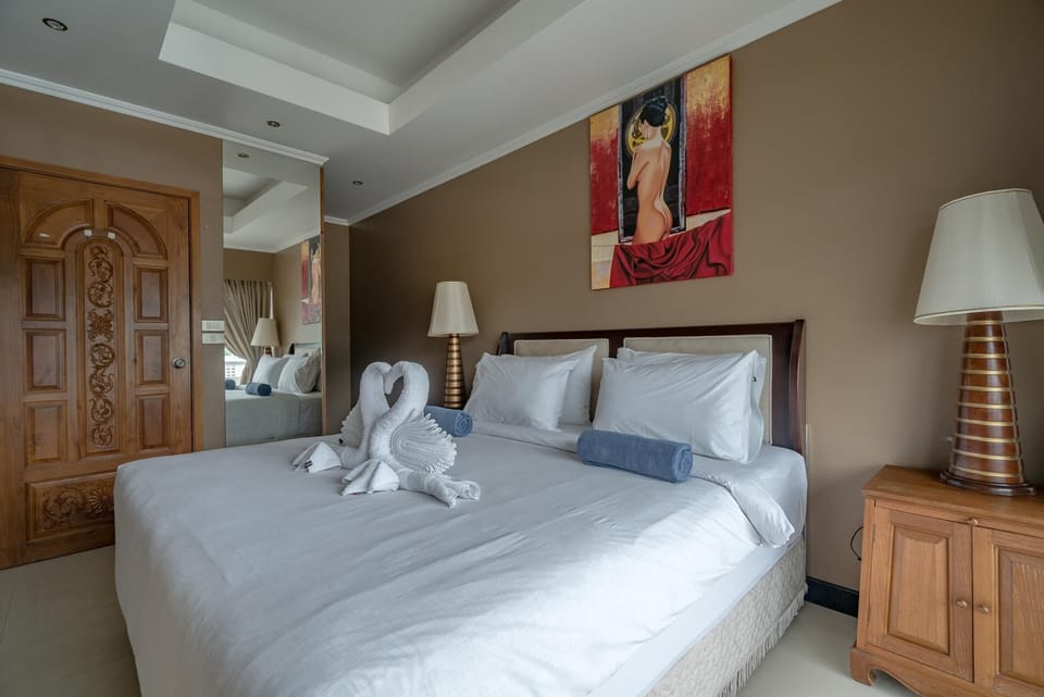 Patong Tower prime location, 150m to beach, shops (9357)