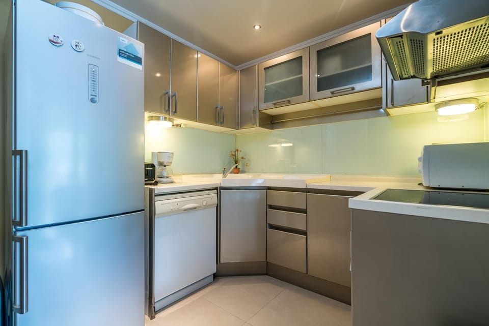 Patong Tower prime location, 150m to beach, shops (9358)