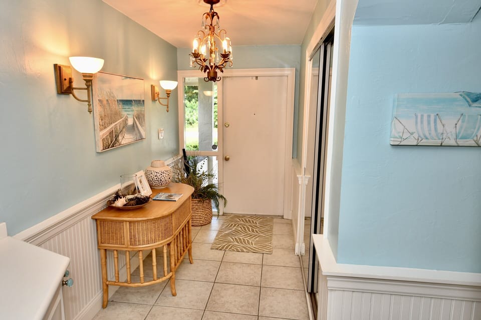 Front entrance foyer