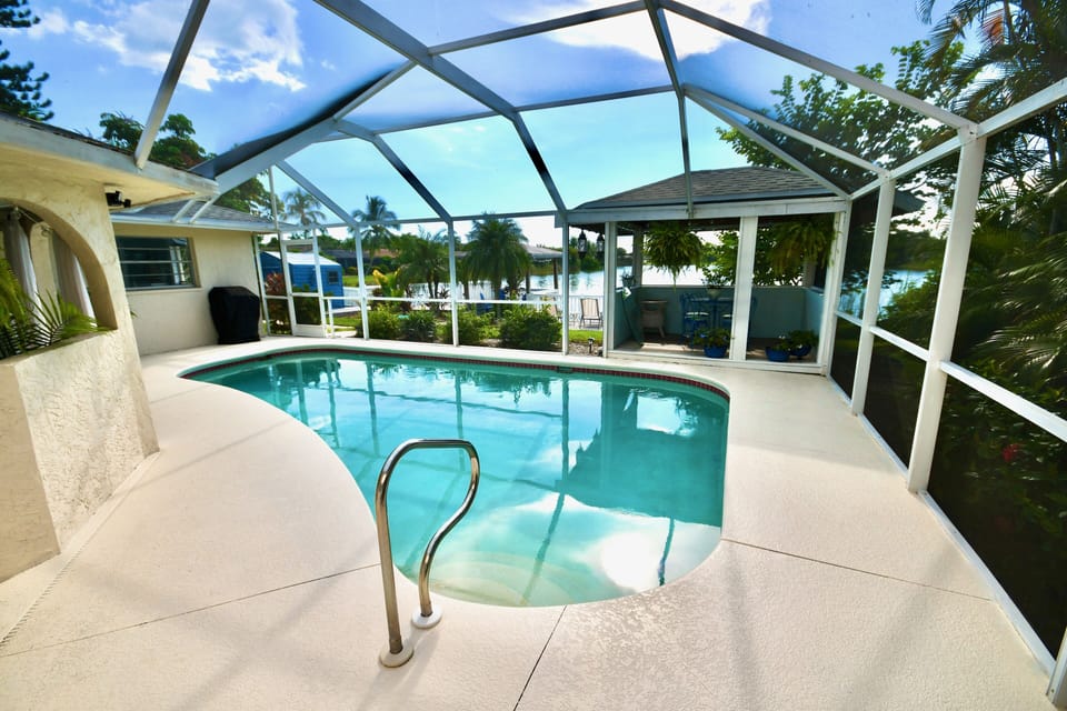 Your own, PRIVATE pool, with covered cabana and outdoor shower. TOTAL PRIVACY!