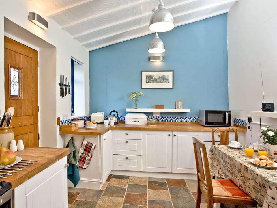 Kitchen/diner | Wheal Holan, Pendeen
