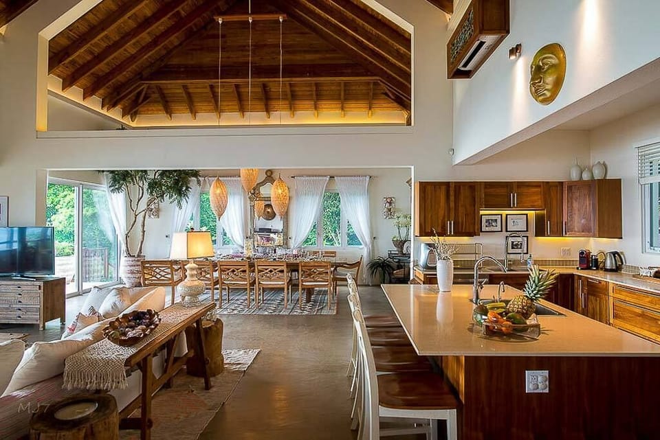 La Vida Villa: Kitchen