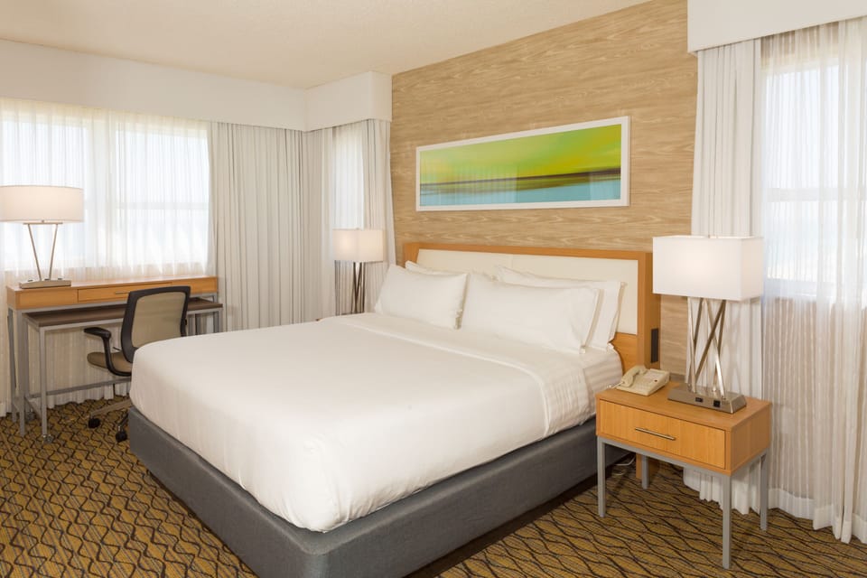 Unit with 1 King bed