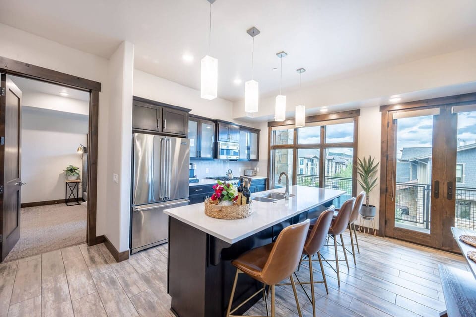 Enjoy this fully equipped kitchen with everything you need to cook a delicious meal