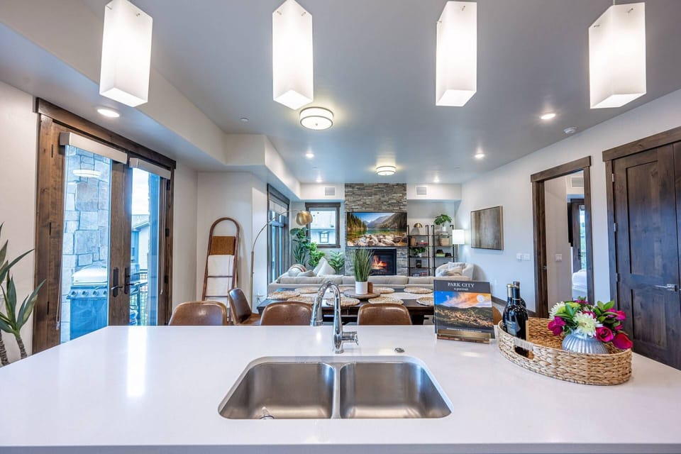 Perfect location just minutes from the Red Pine Gondola you can walk to skiing easily from this home